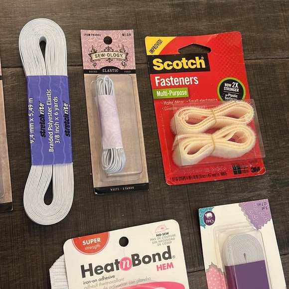 NWT BUNDLE OF SEWING MATERIAL (Elastic bands , scotch fasteners zippers threads - Picture 5 of 16